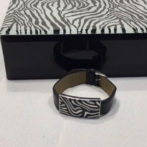 Fierce leather bracelet with black& silver stripes